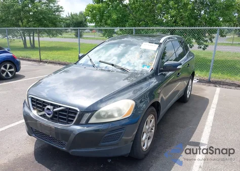 2013 Volvo Xc60 3.2 Premier z USA, uszkodzony, nr VIN YV4952DL3D2444988